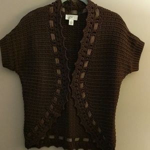 Short sleeve knit sweater